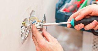 Электромонтажные работы Ленинск-Кузнецкий цена 460 руб Электрика под ключ